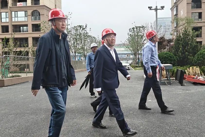 公司黨委書記、董事長李明華一行到煙臺項目、濰坊項目檢查指導(dǎo)工作.jpg